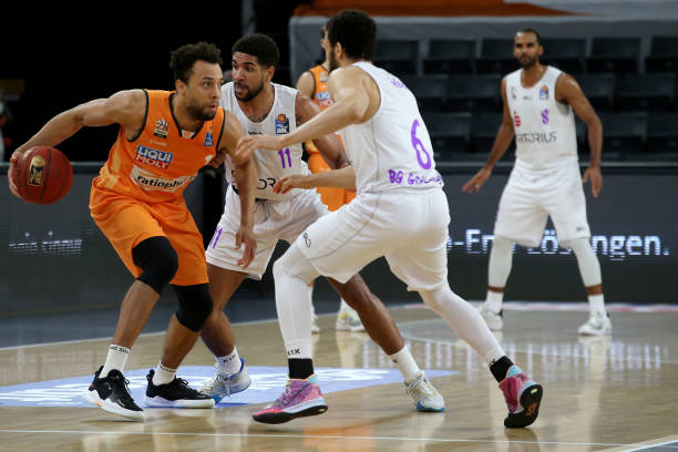 只见他调整 只见他调整